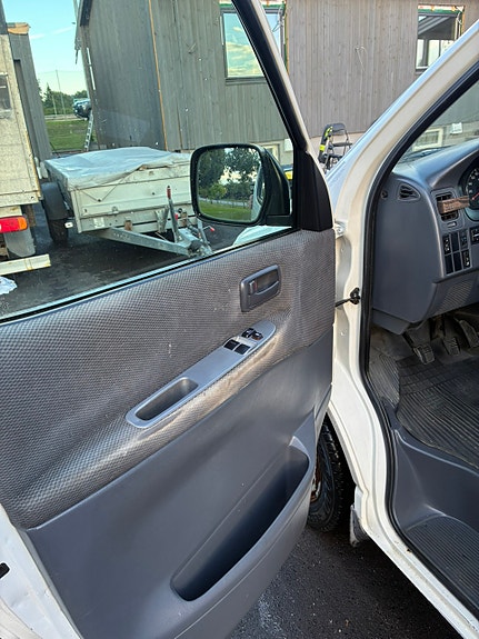 Toyota HiAce 14 of 22
