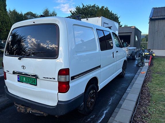 Toyota HiAce 5 of 22