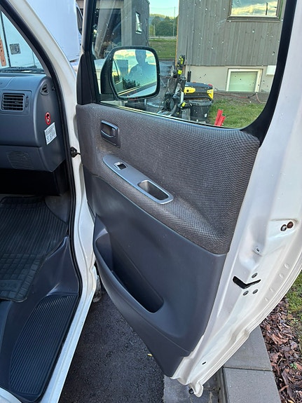 Toyota HiAce 10 of 22