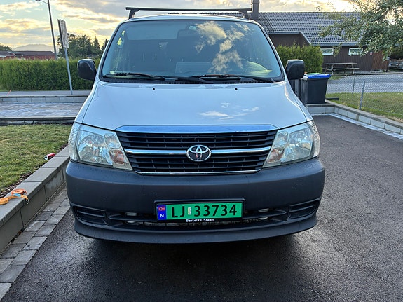 Toyota HiAce 7 of 22