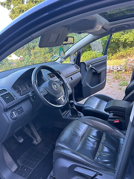 Volkswagen Touran 12 of 30