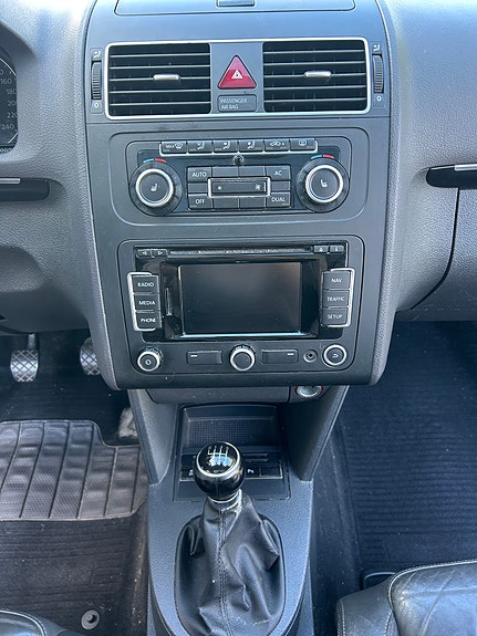 Volkswagen Touran 14 of 30