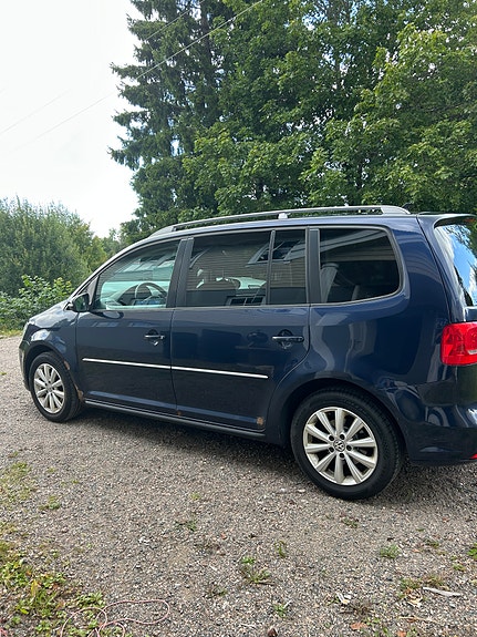 Volkswagen Touran 3 of 30