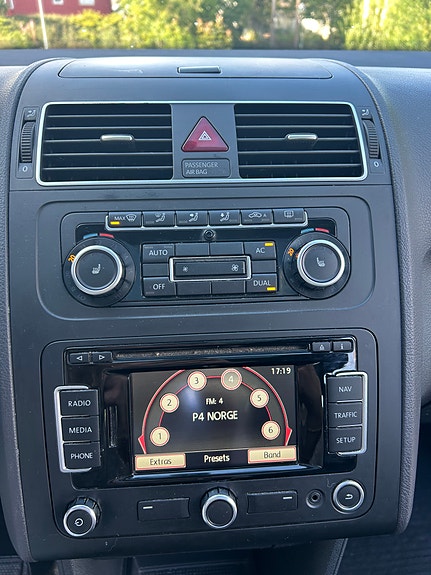 Volkswagen Touran 17 of 30