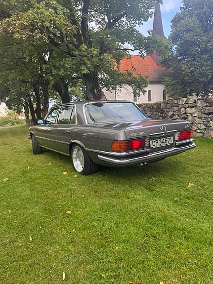Mercedes-Benz S450 9 of 30