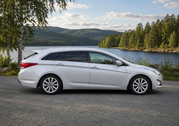 Hyundai i40 2 of 30