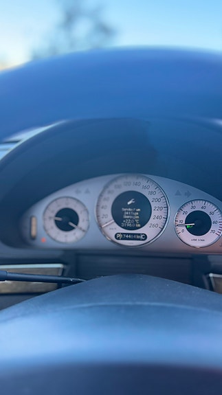 Mercedes-Benz E500 20 of 23
