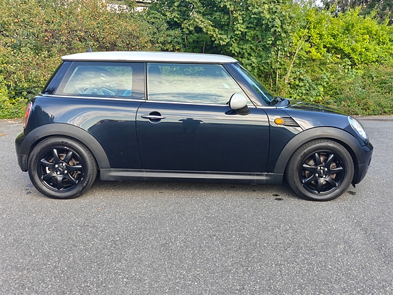 MINI Cooper 7 of 11