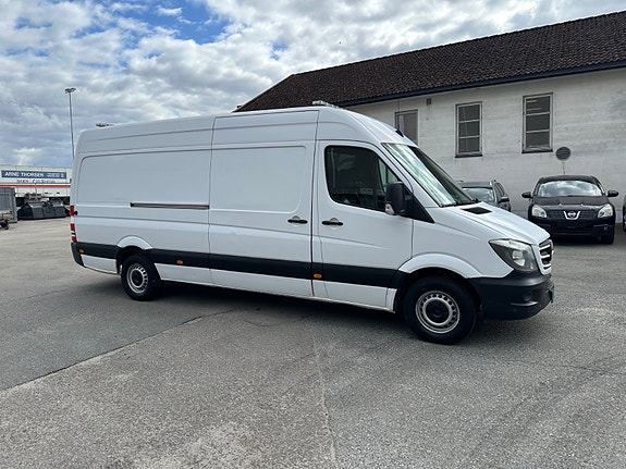 Mercedes-Benz Sprinter 14 of 26