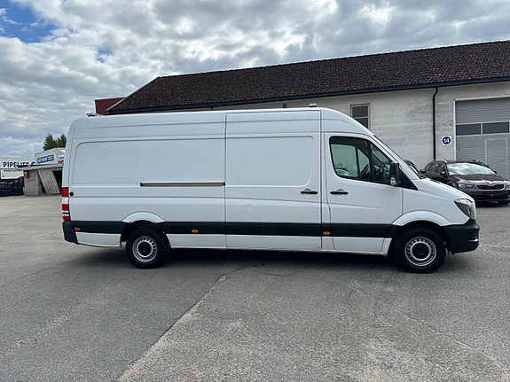 Mercedes-Benz Sprinter 13 of 26