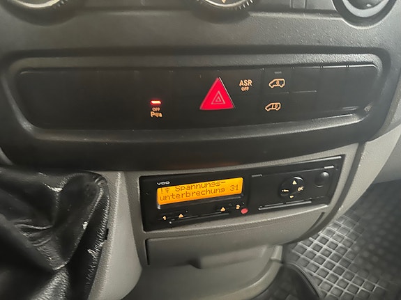 Mercedes-Benz Sprinter 20 of 26