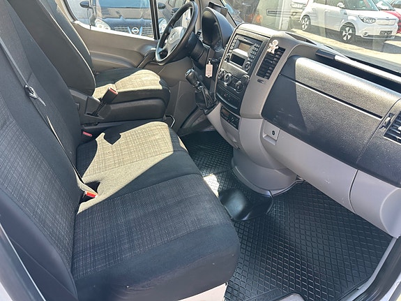 Mercedes-Benz Sprinter 26 of 26