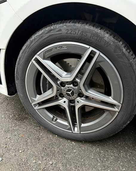 Mercedes-Benz A250 e 7 of 15