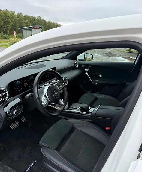 Mercedes-Benz A250 e 5 of 15