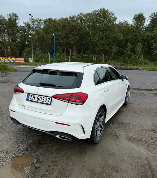 Mercedes-Benz A250 e 2 of 15