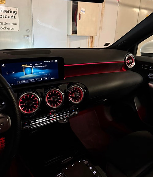 Mercedes-Benz A250 e 14 of 15
