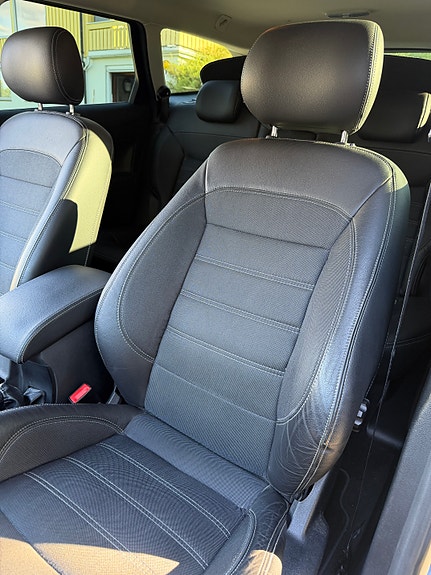 Ford Mondeo 17 of 27
