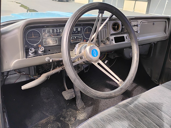 Chevrolet C10 9 of 17