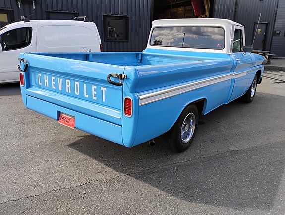 Chevrolet C10 3 of 17