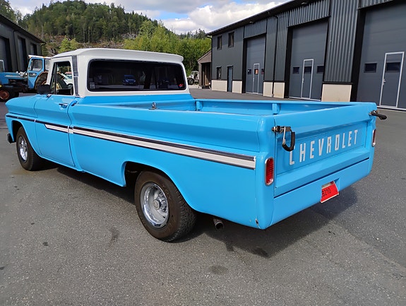 Chevrolet C10 4 of 17