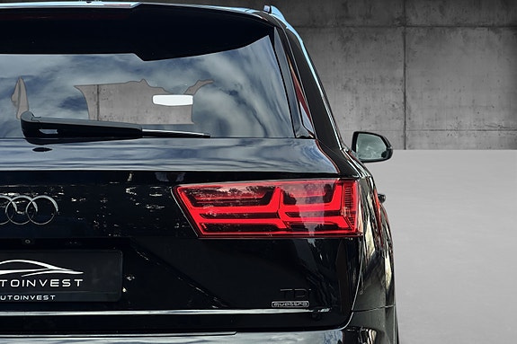 Audi Q7 12 of 22