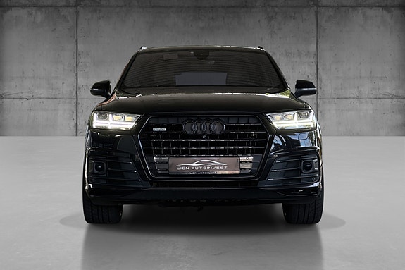 Audi Q7 3 of 22