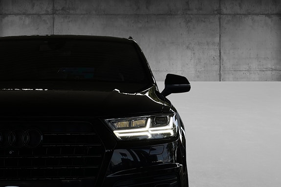 Audi Q7 4 of 22