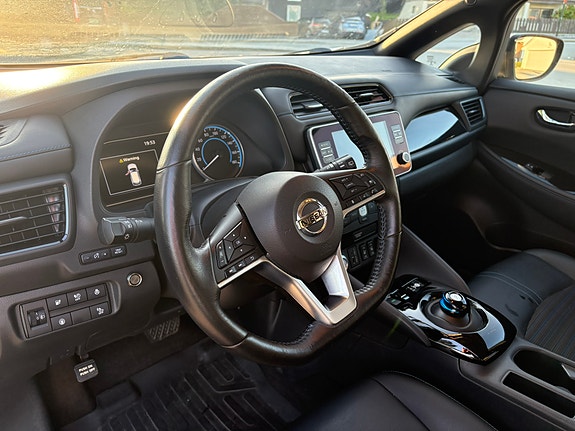 Nissan Leaf 7 of 11