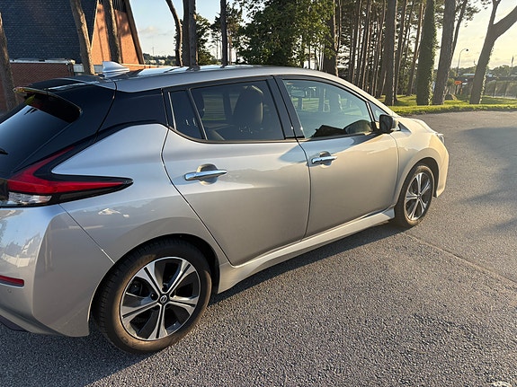 Nissan Leaf 4 of 11