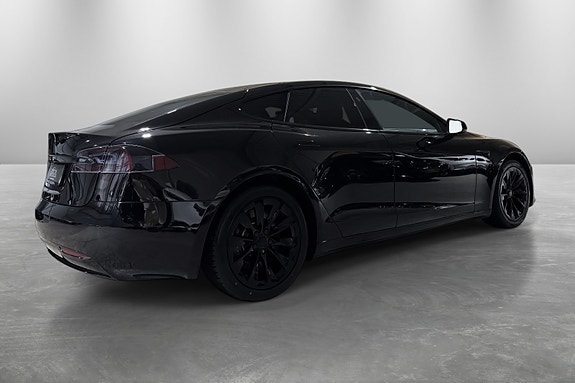 Tesla Model S 8 of 30