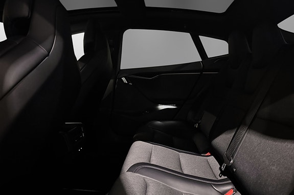 Tesla Model S 23 of 30