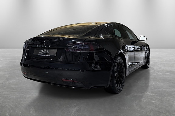 Tesla Model S 7 of 30