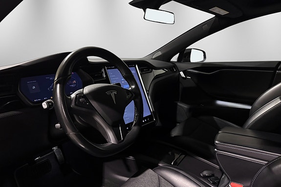 Tesla Model S 17 of 30