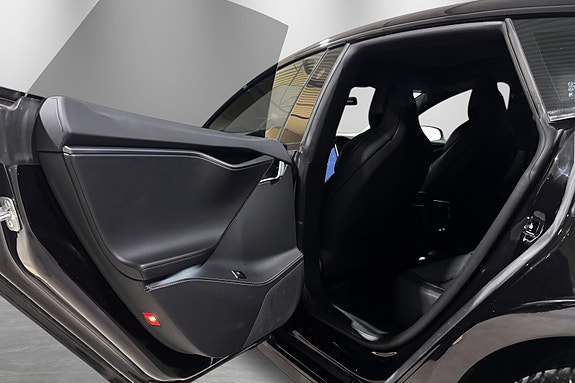 Tesla Model S 22 of 30