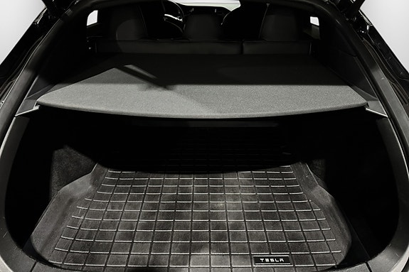 Tesla Model S 25 of 30