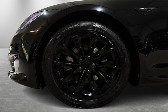 Tesla Model S 15 of 30