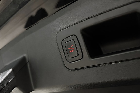 Tesla Model S 26 of 30
