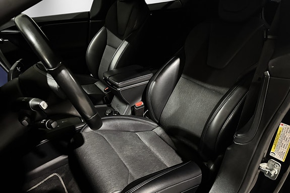 Tesla Model S 19 of 30