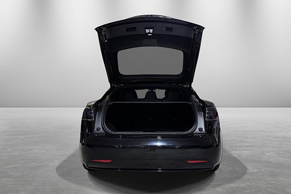 Tesla Model S 24 of 30