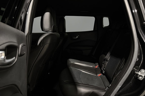 Jeep Compass 22 of 30