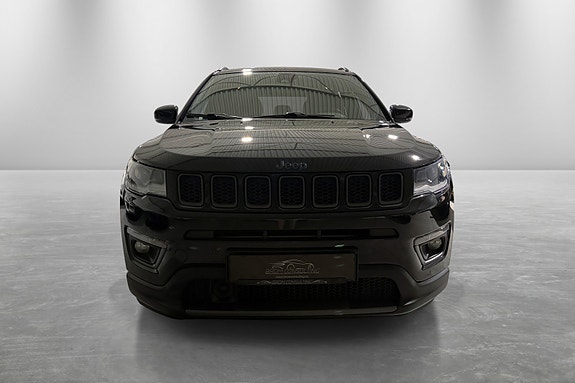Jeep Compass 12 of 30