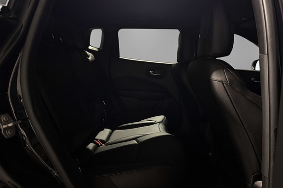 Jeep Compass 26 of 30