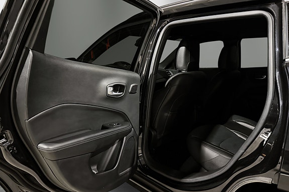 Jeep Compass 21 of 30