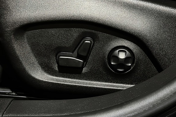 Jeep Compass 18 of 30