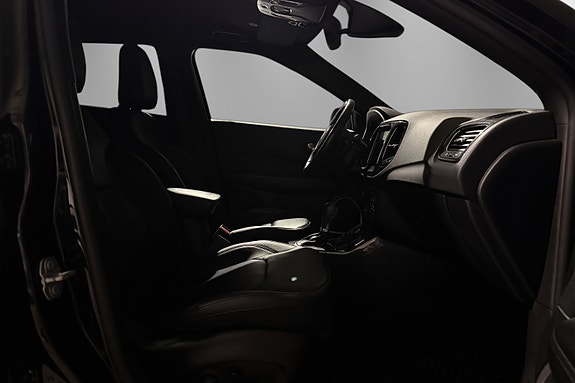 Jeep Compass 28 of 30