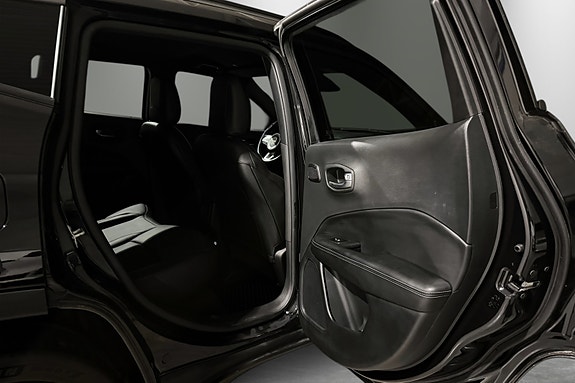 Jeep Compass 25 of 30