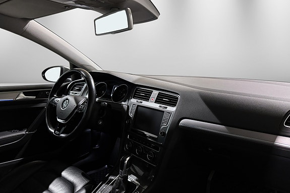 Volkswagen e-Golf VII 25 of 30