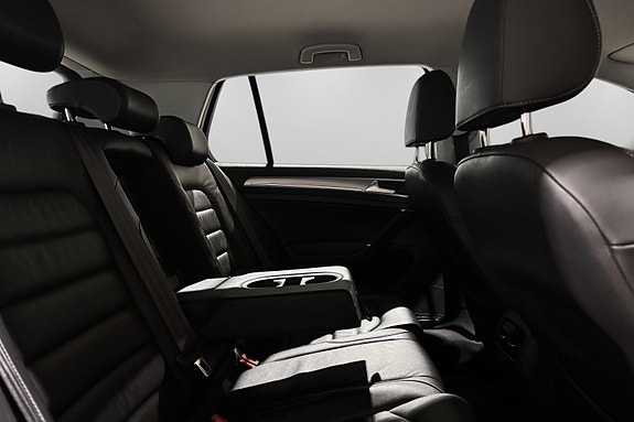 Volkswagen e-Golf VII 23 of 30