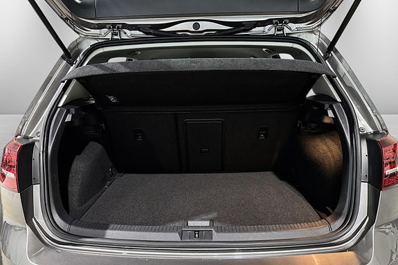 Volkswagen e-Golf VII 21 of 30