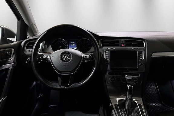 Volkswagen e-Golf VII 29 of 30